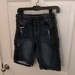 Preowned Boys shorts denim size 14-16